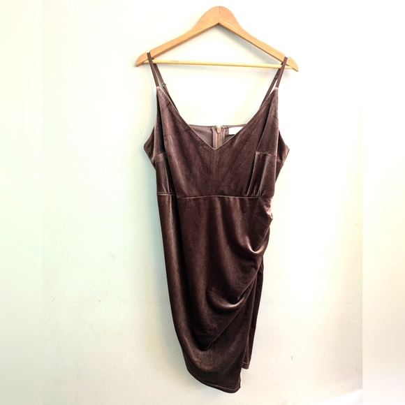 Forever 21 Dresses & Skirts - Forever 21 Velvet Faux Wrap Strappy Dress Size 2X Brown